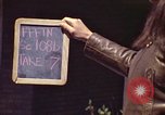Immagine di Vecchia casa sulla strada Aliquippa Pennsylvania USA, 1970, secondo 1 filmato di repertorio 65675036736