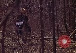 Immagine di Enumeratore censimento Aliquippa Pennsylvania USA, 1970, secondo 14 filmato di repertorio 65675036737