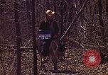 Immagine di Enumeratore censimento Aliquippa Pennsylvania USA, 1970, secondo 20 filmato di repertorio 65675036737