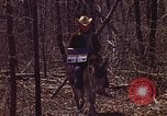 Immagine di Enumeratore censimento Aliquippa Pennsylvania USA, 1970, secondo 21 filmato di repertorio 65675036737