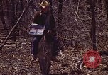 Immagine di Enumeratore censimento Aliquippa Pennsylvania USA, 1970, secondo 25 filmato di repertorio 65675036737