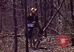 Immagine di Enumeratore censimento Aliquippa Pennsylvania USA, 1970, secondo 62 filmato di repertorio 65675036737