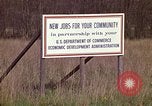 Immagine di Nuovi posti di lavoro per la vostra comunità Aliquippa Pennsylvania USA, 1970, secondo 6 filmato di repertorio 65675036738