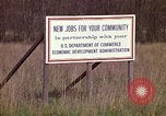 Immagine di Nuovi posti di lavoro per la vostra comunità Aliquippa Pennsylvania USA, 1970, secondo 8 filmato di repertorio 65675036738