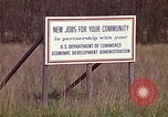 Immagine di Nuovi posti di lavoro per la vostra comunità Aliquippa Pennsylvania USA, 1970, secondo 9 filmato di repertorio 65675036738