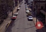 Image quartier près Steel mill Aliquippa Pennsylvania USA, 1970, de la seconde 7 séquences d'archives historiques vidéo 65675036743