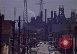 Image quartier près Steel mill Aliquippa Pennsylvania USA, 1970, de la seconde 22 séquences d'archives historiques vidéo 65675036743