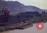 Standbild Jones & Laughlin Stahlwerk Aliquippa Pennsylvania USA, 1970, aus Sekunde 19 historischem Filmmaterial Videoclip 65675036744