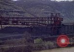 Standbild Jones & Laughlin Stahlwerk Aliquippa Pennsylvania USA, 1970, aus Sekunde 22 historischem Filmmaterial Videoclip 65675036744