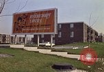 Immagine di Affissioni per Brunswick Apartments Gary Indiana USA, 1970, secondo 6 filmato di repertorio 65675036749