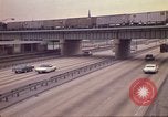 Image de routes à circulation dense Chicago Illinois USA, 1970, de la seconde 16 séquences d'archives historiques vidéo 65675036752