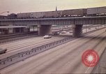Image de routes à circulation dense Chicago Illinois USA, 1970, de la seconde 20 séquences d'archives historiques vidéo 65675036752