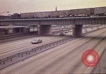 Image de routes à circulation dense Chicago Illinois USA, 1970, de la seconde 21 séquences d'archives historiques vidéo 65675036752