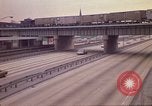 Image de routes à circulation dense Chicago Illinois USA, 1970, de la seconde 22 séquences d'archives historiques vidéo 65675036752
