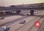 Image de routes à circulation dense Chicago Illinois USA, 1970, de la seconde 25 séquences d'archives historiques vidéo 65675036752