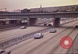 Image de routes à circulation dense Chicago Illinois USA, 1970, de la seconde 26 séquences d'archives historiques vidéo 65675036752