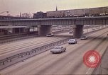 Image de routes à circulation dense Chicago Illinois USA, 1970, de la seconde 27 séquences d'archives historiques vidéo 65675036752