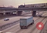 Image de routes à circulation dense Chicago Illinois USA, 1970, de la seconde 29 séquences d'archives historiques vidéo 65675036752