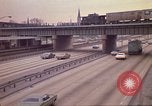 Image de routes à circulation dense Chicago Illinois USA, 1970, de la seconde 32 séquences d'archives historiques vidéo 65675036752