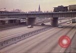 Image de routes à circulation dense Chicago Illinois USA, 1970, de la seconde 35 séquences d'archives historiques vidéo 65675036752