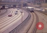 Image de routes à circulation dense Chicago Illinois USA, 1970, de la seconde 58 séquences d'archives historiques vidéo 65675036752