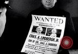 Image voulaient des affiches distribuées pour Charles A Lindbergh Jr Trenton New Jersey USA, 1932, de la seconde 18 séquences d'archives historiques vidéo 65675036754