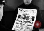 Image voulaient des affiches distribuées pour Charles A Lindbergh Jr Trenton New Jersey USA, 1932, de la seconde 19 séquences d'archives historiques vidéo 65675036754