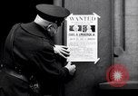 Image voulaient des affiches distribuées pour Charles A Lindbergh Jr Trenton New Jersey USA, 1932, de la seconde 31 séquences d'archives historiques vidéo 65675036754
