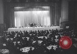 Image communion traditionnelle Le petit déjeuner New York City USA, 1960, de la seconde 53 séquences d'archives historiques vidéo 65675036768