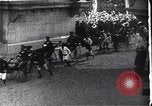 Image une procession publique Japon, 1900, de la seconde 24 séquences d'archives historiques vidéo 65675036778