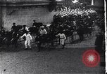 Image une procession publique Japon, 1900, de la seconde 27 séquences d'archives historiques vidéo 65675036778
