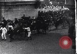 Image une procession publique Japon, 1900, de la seconde 28 séquences d'archives historiques vidéo 65675036778