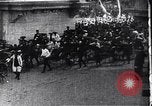 Image une procession publique Japon, 1900, de la seconde 36 séquences d'archives historiques vidéo 65675036778