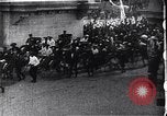 Image une procession publique Japon, 1900, de la seconde 37 séquences d'archives historiques vidéo 65675036778
