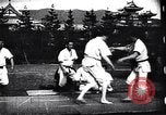 Image entraînement en arts martiaux Japon, 1900, de la seconde 28 séquences d'archives historiques vidéo 65675036780
