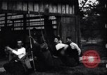 Image archers pratiquant Japon, 1900, de la seconde 6 séquences d'archives historiques vidéo 65675036781