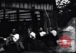 Image archers pratiquant Japon, 1900, de la seconde 8 séquences d'archives historiques vidéo 65675036781