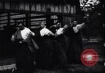 Image archers pratiquant Japon, 1900, de la seconde 23 séquences d'archives historiques vidéo 65675036781