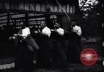 Image archers pratiquant Japon, 1900, de la seconde 27 séquences d'archives historiques vidéo 65675036781