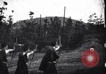 Image archers pratiquant Japon, 1900, de la seconde 33 séquences d'archives historiques vidéo 65675036781