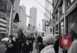 Image Les gens dans les rues de Chicago en 1960 Chicago Illinois USA, 1965, de la seconde 4 séquences d'archives historiques vidéo 65675036783