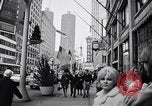 Image Les gens dans les rues de Chicago en 1960 Chicago Illinois USA, 1965, de la seconde 7 séquences d'archives historiques vidéo 65675036783