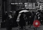 Image Les gens dans les rues de Chicago en 1960 Chicago Illinois USA, 1965, de la seconde 13 séquences d'archives historiques vidéo 65675036783