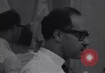 Immagine di Quartieri etnici di Chicago a metà degli anni sessanta Chicago Illinois USA, 1965, secondo 8 filmato di repertorio 65675036784