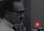 Immagine di Quartieri etnici di Chicago a metà degli anni sessanta Chicago Illinois USA, 1965, secondo 10 filmato di repertorio 65675036784