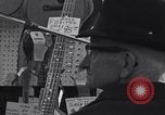 Immagine di Quartieri etnici di Chicago a metà degli anni sessanta Chicago Illinois USA, 1965, secondo 23 filmato di repertorio 65675036784