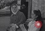 Immagine di Quartieri etnici di Chicago a metà degli anni sessanta Chicago Illinois USA, 1965, secondo 34 filmato di repertorio 65675036784