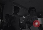Immagine di Dux mobili e artwork store in Chicago Chicago Illinois USA, 1965, secondo 40 filmato di repertorio 65675036793