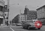 Image Dans les quartiers ouest de Chicago au milieu des années 1960 Chicago Illinois USA, 1965, de la seconde 19 séquences d'archives historiques vidéo 65675036794