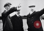 Standbild Brüder Wright Pioniere der Luftfahrt Europa, 1938, aus Sekunde 36 historischem Filmmaterial Videoclip 65675036830